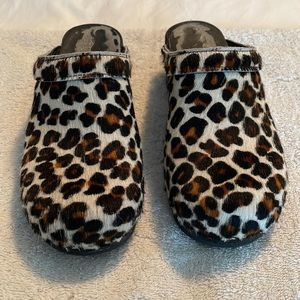 Sven clogs leopard clogs, size 7 / size 37, calf hair animal print.
